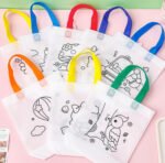 ⁦اكياس التلوين 🧚🏻‍♀️🧜🏻‍♀️🌺💐🪼🦋🌷.⁩ - الصورة ⁦2⁩