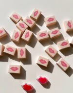 مرطب للشفايف 🧚🏻‍♀️🌷. ( بدون لون  )