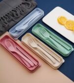 طقم أدوات المائدة